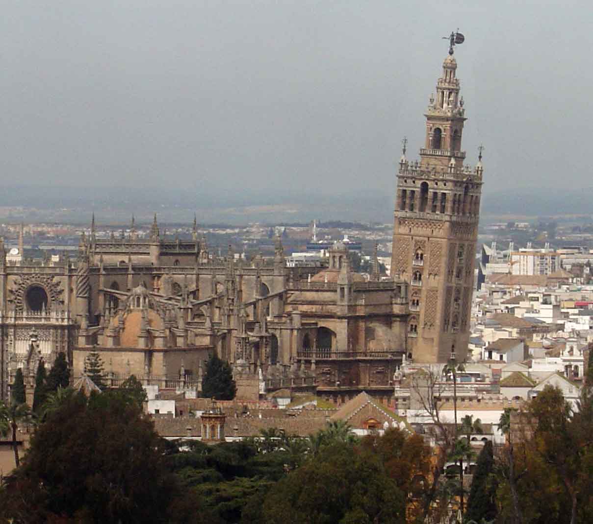 Giralda Inclinada Sevilla