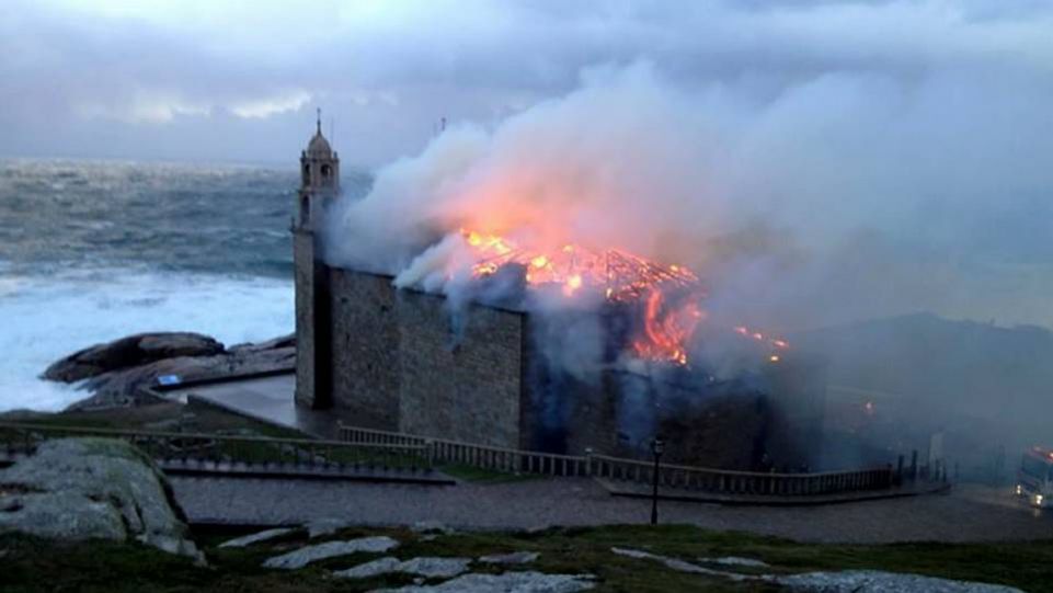 Incendio Santuario de la Virxe da Barca